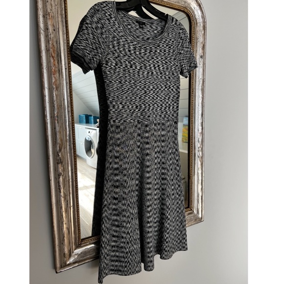NWOT Ann Taylor knit fit & flare dress - Picture 2 of 6